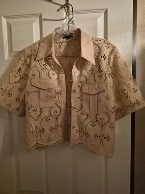 chic Beige Lace Button-Front Short Sleeve Shirt